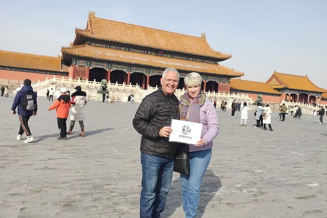 Beijing Red theatre Acrobatics Show Ticket - The Show Itself: Plate Spinning to Partner Stunts