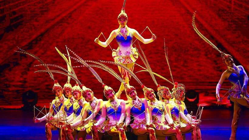 Beijing: Red Theatre Acrobatics Show Ticket-Local Must-See - High chair: the gold award balancing moment