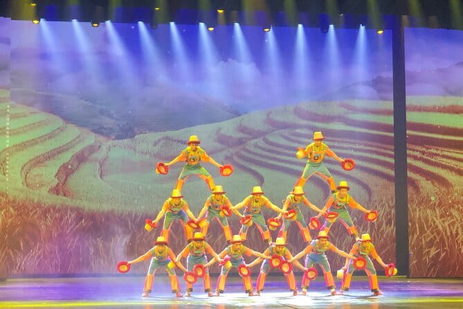 Beijing Red theatre Acrobatics Show Ticket - Arriving 20 Minutes Early: Your Seat, Their Flow