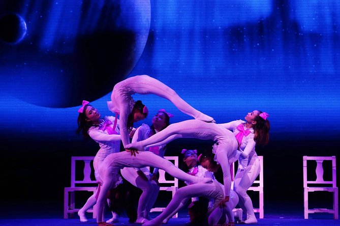 Beijing Roast Duck Banquet and Acrobatics Show with VIP Seats Evening Tour - The VIP Acrobatics Show at Chaoyang Theatre: Seats, Crowd, and What You Will Notice