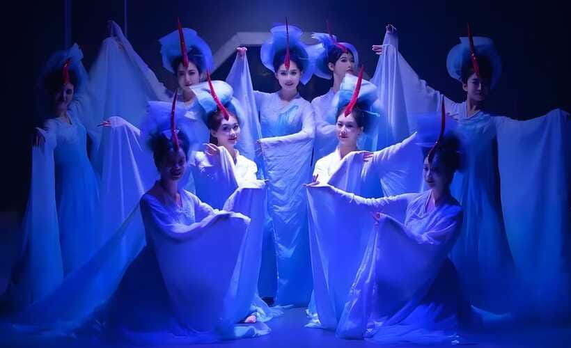 Beijing Royal Dinning Experience with cultural performance - Lunch at 12:00 vs Dinner at 6:30