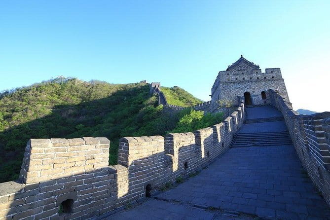 Beijing's Mutianyu Great Wall with Special Peking duck lunch and acrobatics show - Why Mutianyu works for a less-chaotic Great Wall day