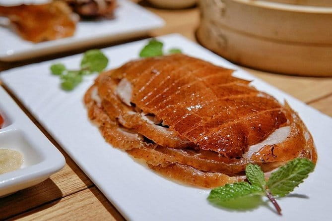 Beijing's Mutianyu Great Wall with Special Peking duck lunch and acrobatics show - Evening acrobatics show: the perfect end after walking all day
