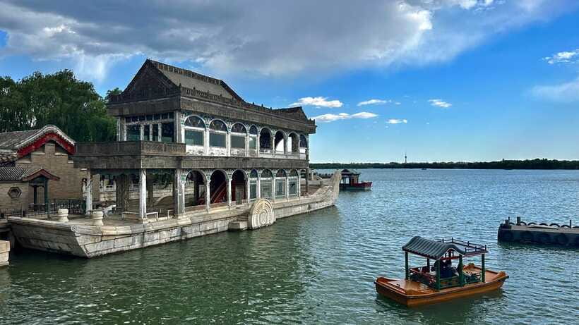 Beijing: Summer Palace Private Tour with Optional Activities - What changes in the 5-hour in-depth option, including lake time