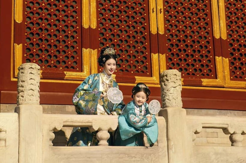 Beijing Traditional Hanfu Experience & Photoshoot for Groups - The hidden stop and Donghuamen walking time you will feel in your legs