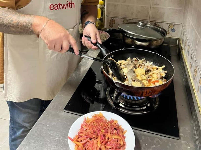 Beijing: Vegan Home Cooking & Local Market Tour with Sanxia - Xiangshan Bookmark Plus Photo and Video Souvenirs
