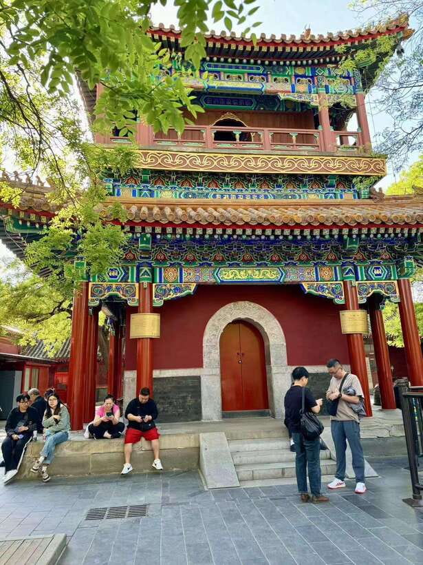Beijing: Yonghe Lama Temple Entry Ticket - Biggest Sights to Keep an Eye Out (Even Without a Script)