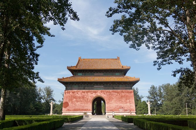Boutique Tour: Juyongguan, Sacred Way and Dingling of Ming Tombs - The Sacred Way at Ming Tombs: 7 Kilometers of World Order Made Stone
