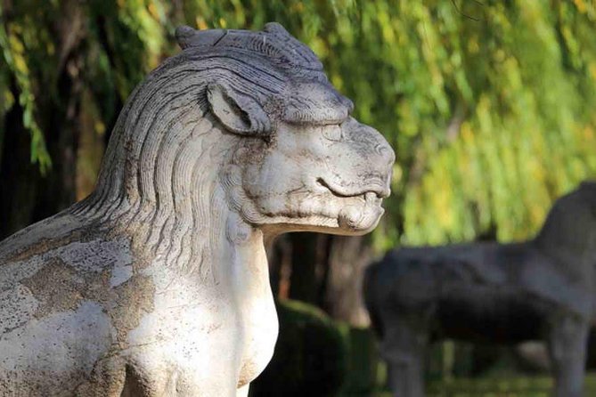 Boutique Tour: Juyongguan, Sacred Way and Dingling of Ming Tombs - Pickup, Private Group Pace, and What That Means for Your Day