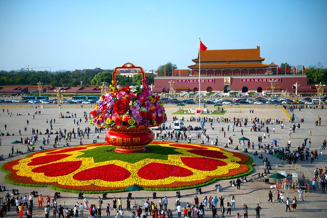 Boutique Tour: Tiananmen, Forbidden City, Mutianyu with VIP Pass - Tiananmen Square first thing, where the guide makes the monuments make sense