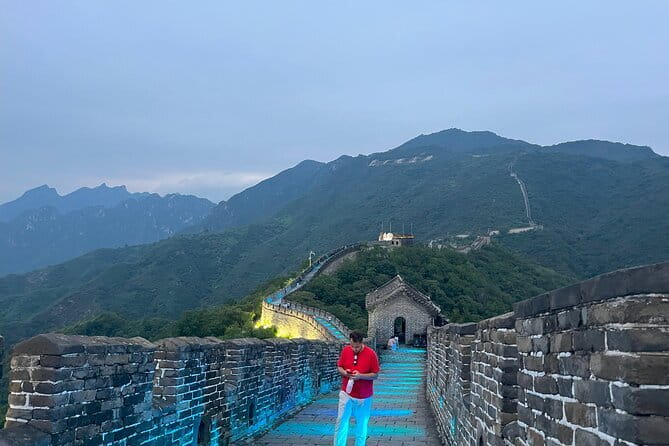 BusDa-Sunset Glow at Mutianyu Great Wall Night Bus Tour w/ Ticket - Mutianyu after sunset: what changes when the day crowds thin