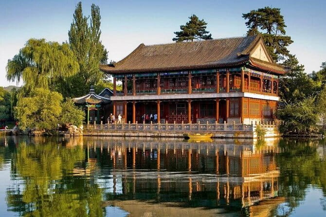 Chengde Mountain Resort 2 Day Private Tour include a Stop at Jinshanling Wall - Lunch at a Local Chinese Restaurant: More Than a Token Meal