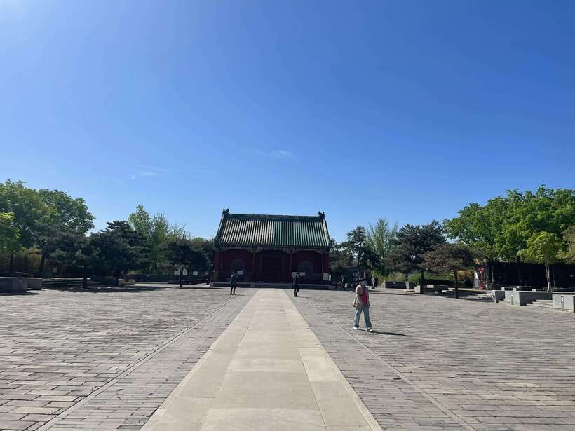 Chinese Kungfu class in old temple beside Forbidden Ci - The Shaolin-trained master, plus English translation that keeps you on track