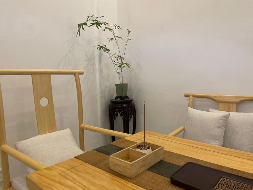 Chinese Tea ceremony in Beijing Hutong courtyard - Price and Value: $31, 100 RMB, and What You Get for the Hour