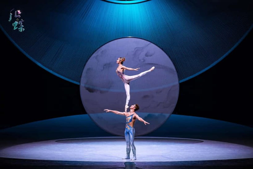 Combination Tour Of Acrobatics And Opera Show Beijing - Chauffeur support and the value of private air-conditioned transport