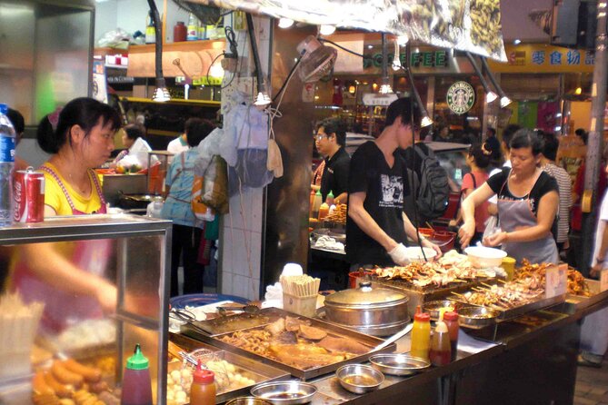 discovery more Beijing back street evening food tour with locals - Summer Palace (Yiheyuan) and Tiananmen Square: big sights with practical commentary