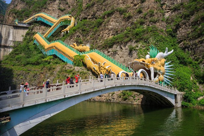 English Speaking Driver Service To Longqing Gorge - Longqing Gorge: what you will actually see on arrival