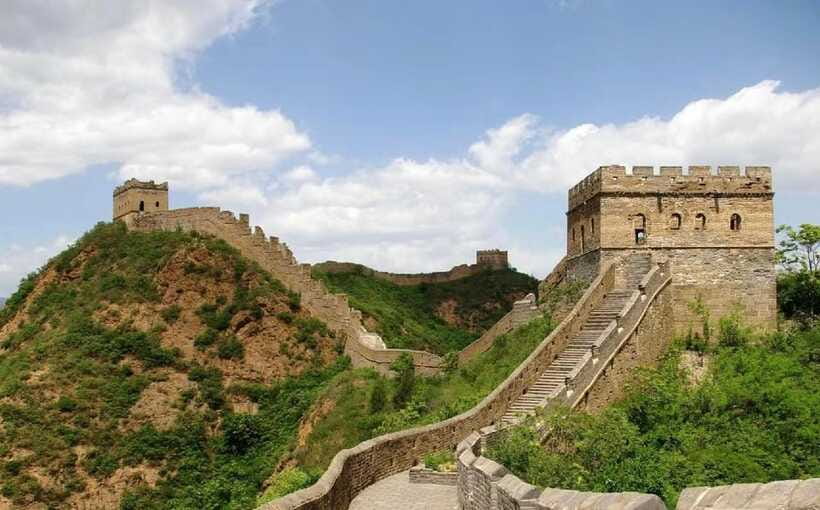 Exclusive Mutianyu Great Wall & Hidden Hutong Food Adventure - Drum Tower hutongs and snack tastings: Beijing streets without the guessing