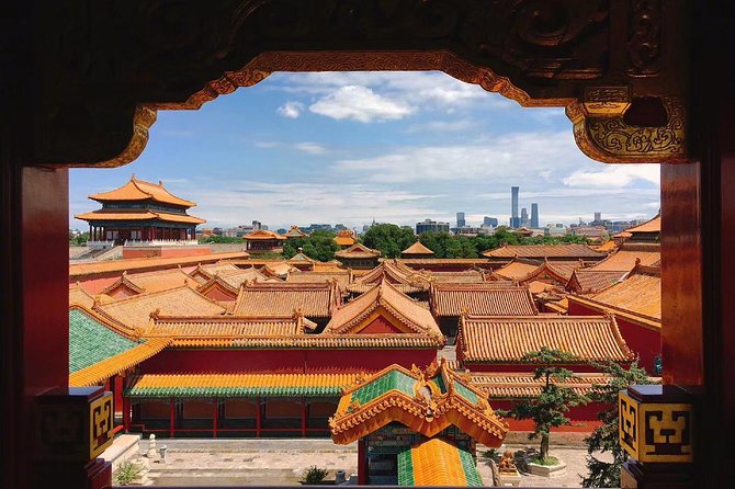 Explore Beijing with camera--City Walk tour with Professional photography guide - Shichahai Scenic Resort, Lake Views, and Family-Neighborhood Energy