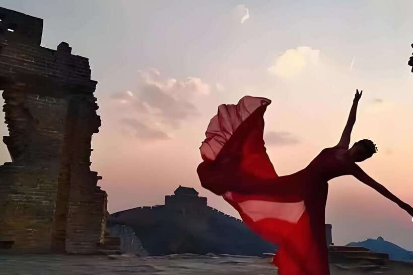 From Beijing: JinShanLing Great Wall Bus Tour with Ticket - Weather and Visibility Reality Check for Late-Day Timing