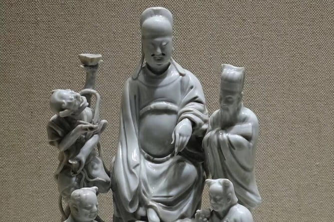 Full-Day Private Tour Panjiayuan Antique Market and Beijing Capital Museum - Panjiayuan Antique Market: shopping with a wish-list plan