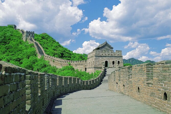 Great Wall Day Tour with Yoyo - What to expect on the wall: chairlift, climbing, and your pace