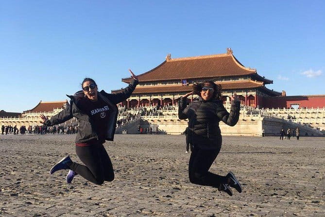 Hiking Tour Jiankou to Mutainyu with English Driver Service - The Jiankou start: trail up to Zhengbeilou tower