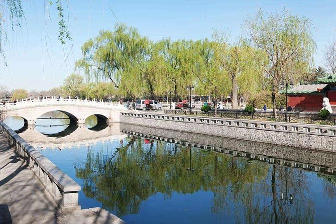 Houhai Hutong Tour: Rickshaw + Prince Gong & Soong Residences - Hotel pickup and the 3 to 4 hour flow that keeps it from feeling like a checklist