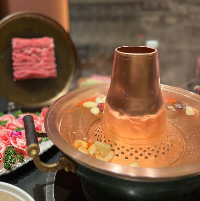 Immersive food tour: the most authentic snacks in Beijing - Meeting point at Nanluoguxiang, then straight into the neighborhood flow