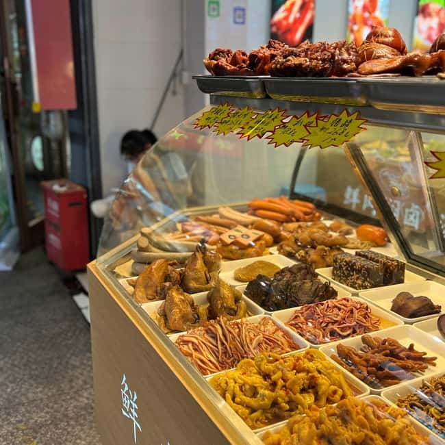 Immersive food tour: the most authentic snacks in Beijing - Gulou East Avenue: more street snacks, more etiquette, less guesswork