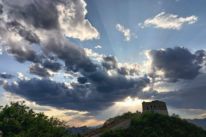 Jiankou Great Wall private guided day tour in English - The day schedule: 10:00 departure, 8 hours total, and when you hike hardest