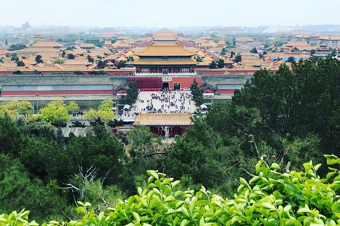 Jingshan Park Tour - The Climb Up Jingshan and Your First Forbidden City Look