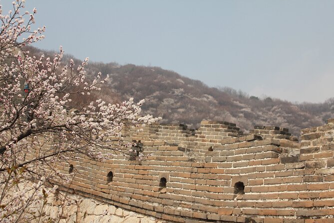 Jinshanling Great Wall to Simatai West Sunset Hiking Private Tour - How to handle food and water on the wall
