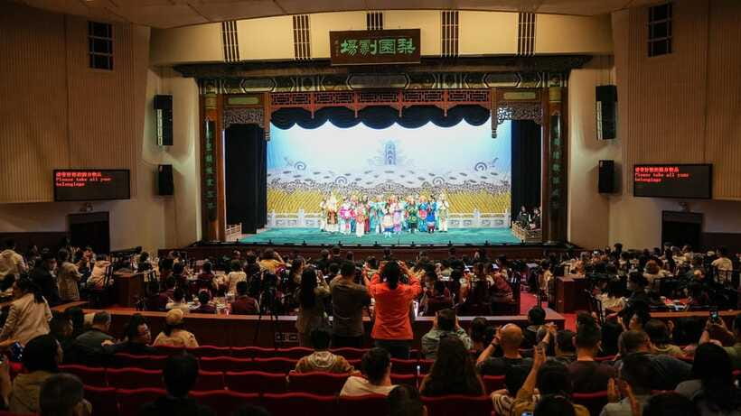 Liyuan Theater Beijing Opera Show Tickets - Understanding the language barrier without ruining your night
