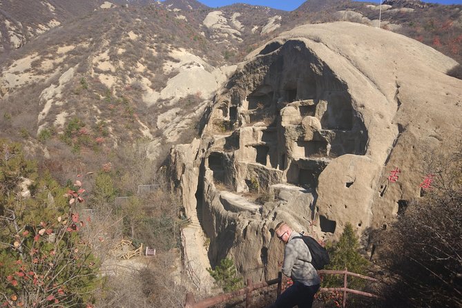 Longqingxia Gorge Cruise and Guyaju Cave Dwellings Private Day Tour - What a private guide changes, from pacing to story context
