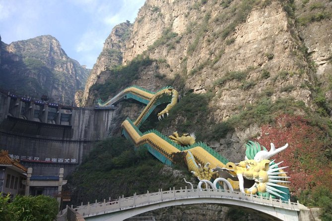 Longqingxia Gorge Cruise and Guyaju Cave Dwellings Private Day Tour - Price and value check for $216 per person