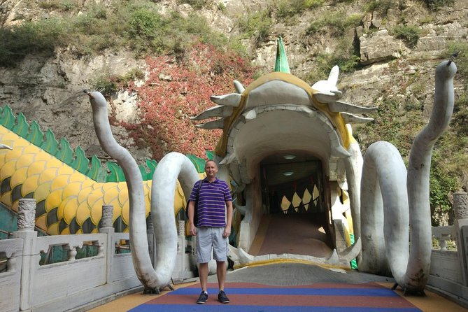 Longqingxia Gorge Cruise and Guyaju Cave Dwellings Private Day Tour - Footwear, walking load, and weather reality for an outdoor day