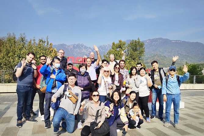 MuBus: Mutianyu Great Wall ENG/ESP/RUS Guided Bus Tour - The 5 km Hike Option: Intense, Popular, and Worth Planning For