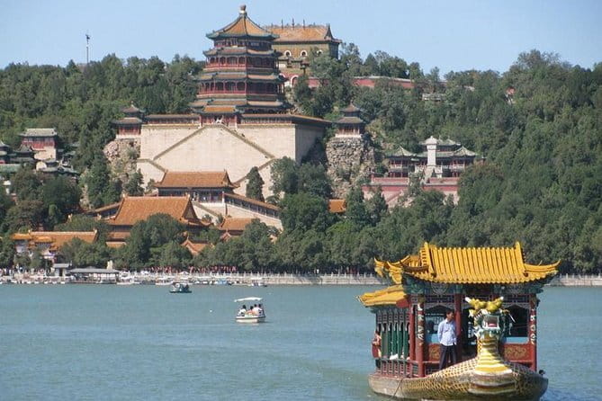 MuTianYu GreatWall SummerPalace English Cab Driver-TranslationAPP - Door-to-Door Transport With a Licensed Cab Driver and WiFi