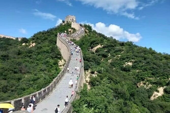 One Day Guided Exploration of Beijing Mutianyu Great Wall - How the guided wall walk feels when your guide has a good routine