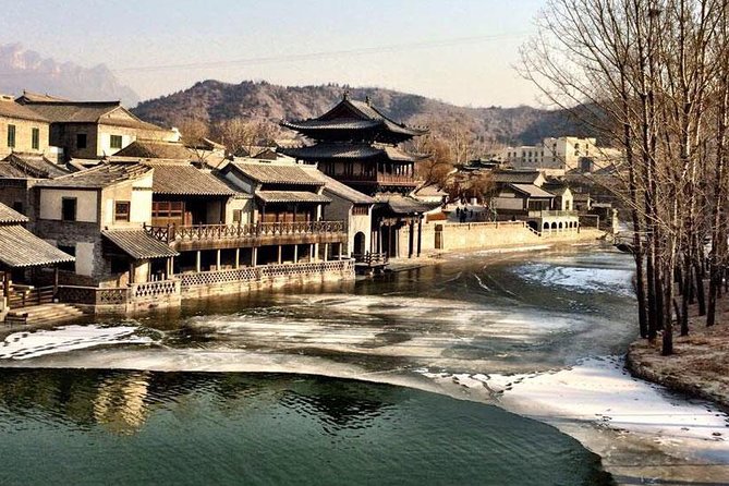 One-Day Private Gubei Water Town and Simatai Great Wall Tour of Beijing - Your included lunch: a planned break, not a scramble