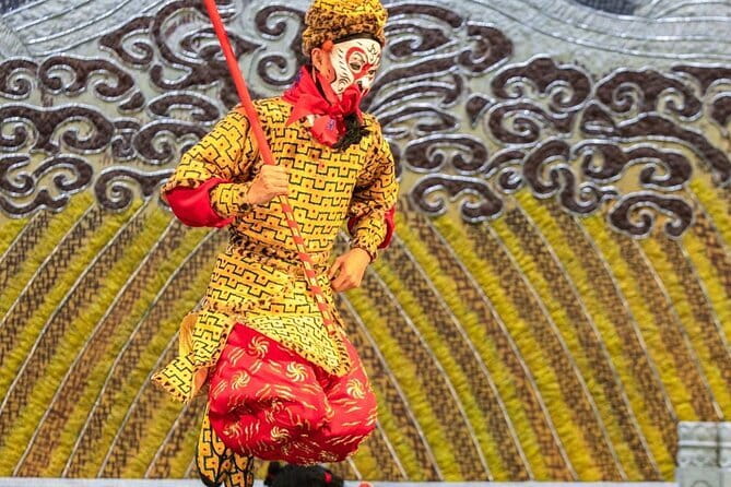 Peking Opera at Liyuan Theater Tickets - Face makeup is not just decoration, it is part of the meaning