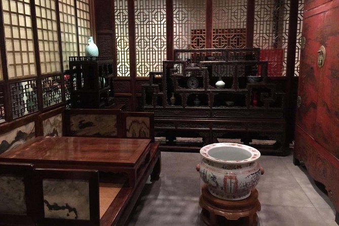 Private Beijing Art Tour including Red Gate Gallery, 798 Art Zone and Guanfu Museum - A private Beijing art day with clear pacing