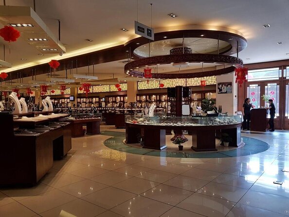 Private Beijing Markets Tour with Tea Tasting at Hongqiao Pearl Market - The private guide and hotel pickup that make the day feel effortless