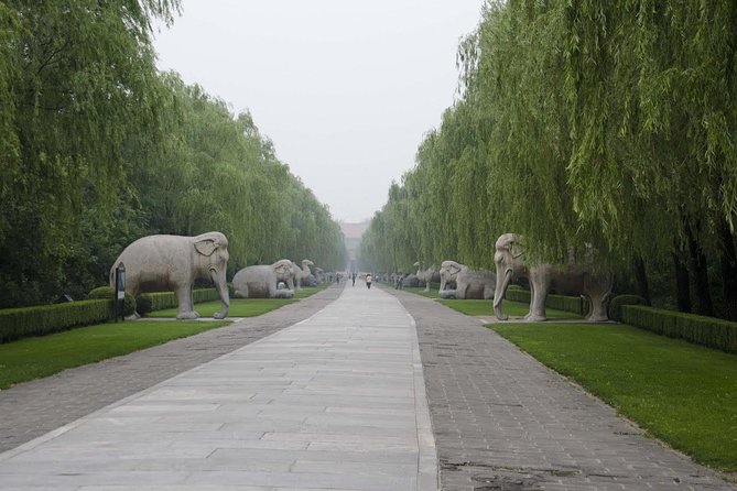 Private Day Tour of Juyongguan Great Wall and Sacred Way from Beijing - Your 2-hour Great Wall hike: the good parts, plus the slope reality