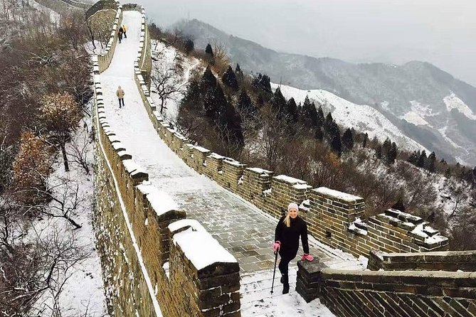 Private Day Trip to Mutianyu Great Wall & Chaoyang Acrobatic Show in the Evening - Lunch and transition time, so the show feels like a reward