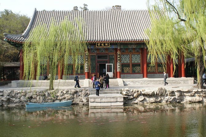 Private Full-Day Mutianyu Great Wall and Summer Palace Tour with Dragon Boat Ride from Beijing - The one trade-off to consider before booking