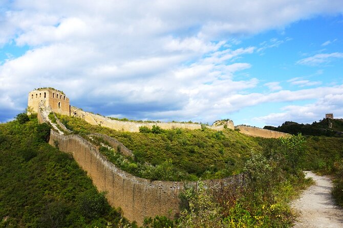 Private Hiking Adventure at the Gubeikou Panlongshan Great Wall - Why Gubeikou Panlongshan feels wild, not touristy