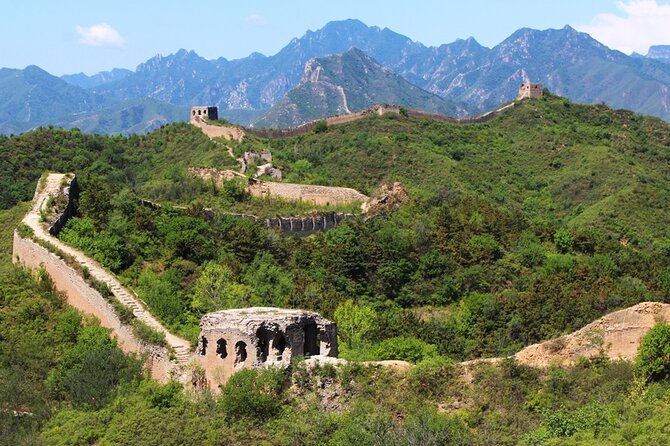 Private Hiking Adventure at the Gubeikou Panlongshan Great Wall - Haowang Tower: pacing your hike through the middle section