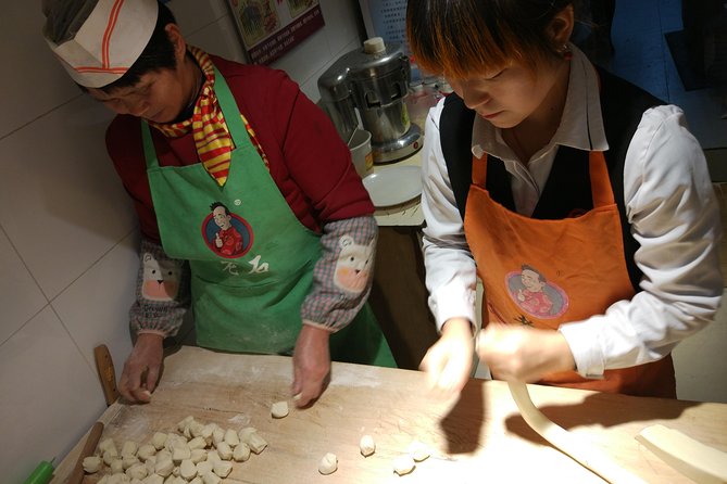 Private Hutong Culture Tour with Dumpling Cooking Class plus Cricket Fighting Game - Who this tour is best for
